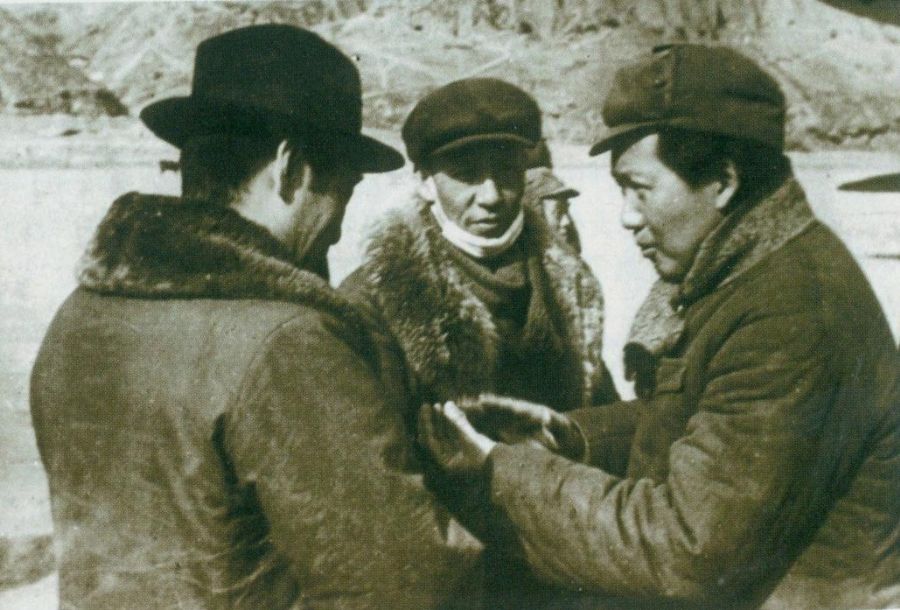 1946��1��5�գ������_�ɡ�ͣ��(zh��n)�f(xi��)�������@��ë�ɖ|������������ؑc�������f(xi��)���h����Ӱ��R�������ܶ�����һ�𣩡�