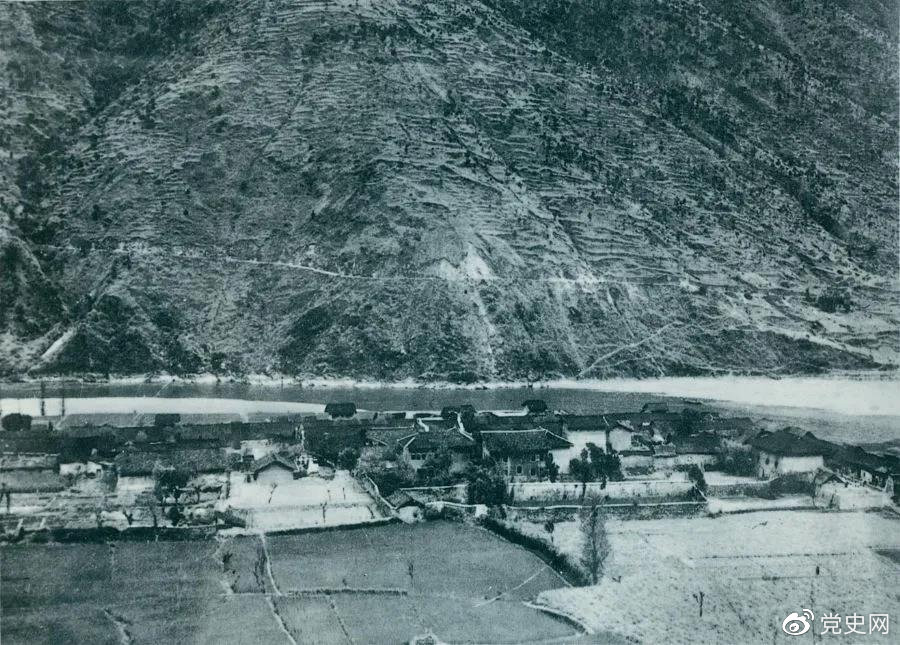 1935��5��25�գ��tһ����܊���_��ɺ��ϰ��İ�혈����t܊17����ʿ��һ�~���ۏ��ɴ�ɺӣ����ش�ɺ��󰶱��ϵĲ�꠴��_��һ�lͨ�����D�鰲혈�һ�ǡ�