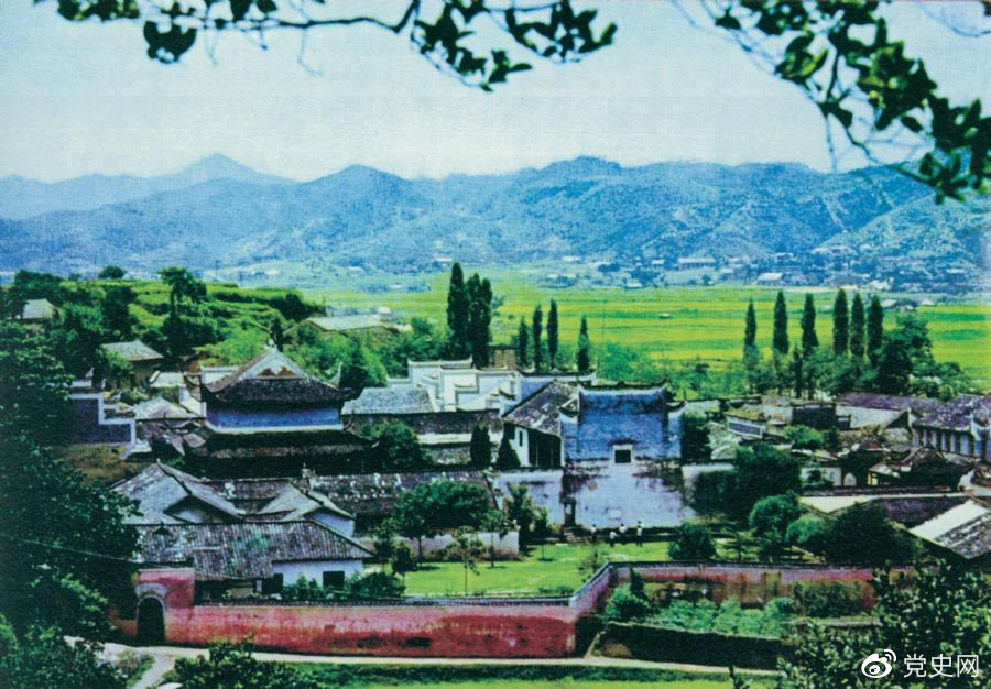 1927��9��19�գ�ë�ɖ|�ڞg��ļ������ʌWУ���_ǰ��ί�T�����h�����^���Ҡ�Փ���Q���ŗ������Lɳ��Ӌ���������˽y���������������M߅���ɽ�^�M܊���D���ļ������ʌWУ�fַ��