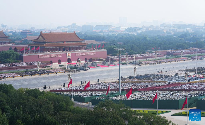 紀念中國人民抗日戰(zhàn)爭暨世界反法西斯戰(zhàn)爭勝利80周年大會在京隆重舉行 天安門廣場舉行盛大閱兵儀式 習近平發(fā)表重要講話并檢閱受閱部隊